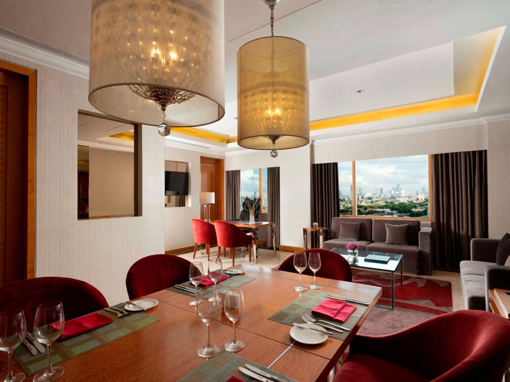 Hotel Ciputra Jakarta Managed By Swiss-Belhotel International מראה חיצוני תמונה