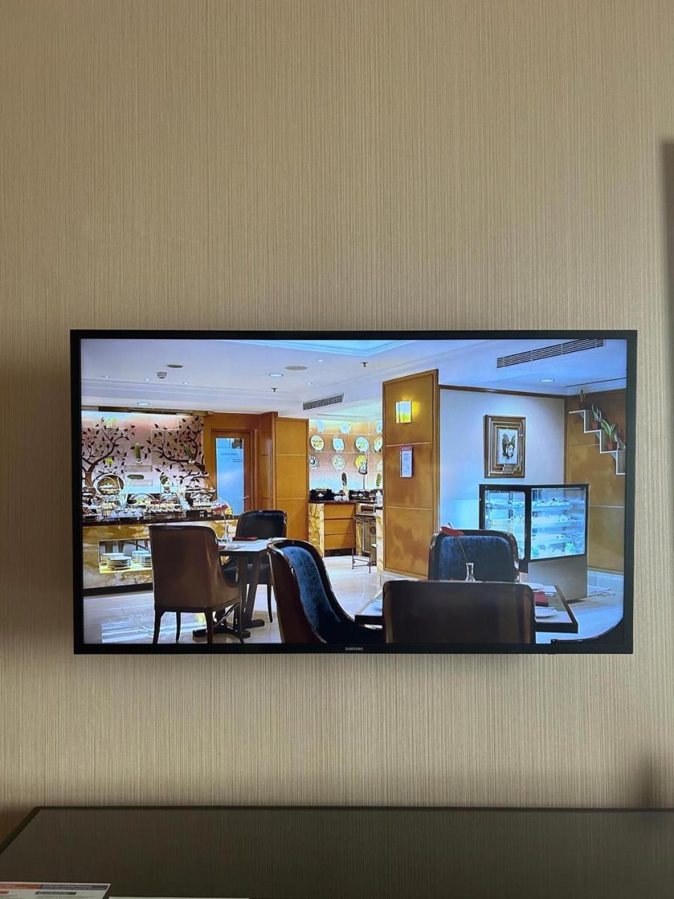 Hotel Ciputra Jakarta Managed By Swiss-Belhotel International מראה חיצוני תמונה