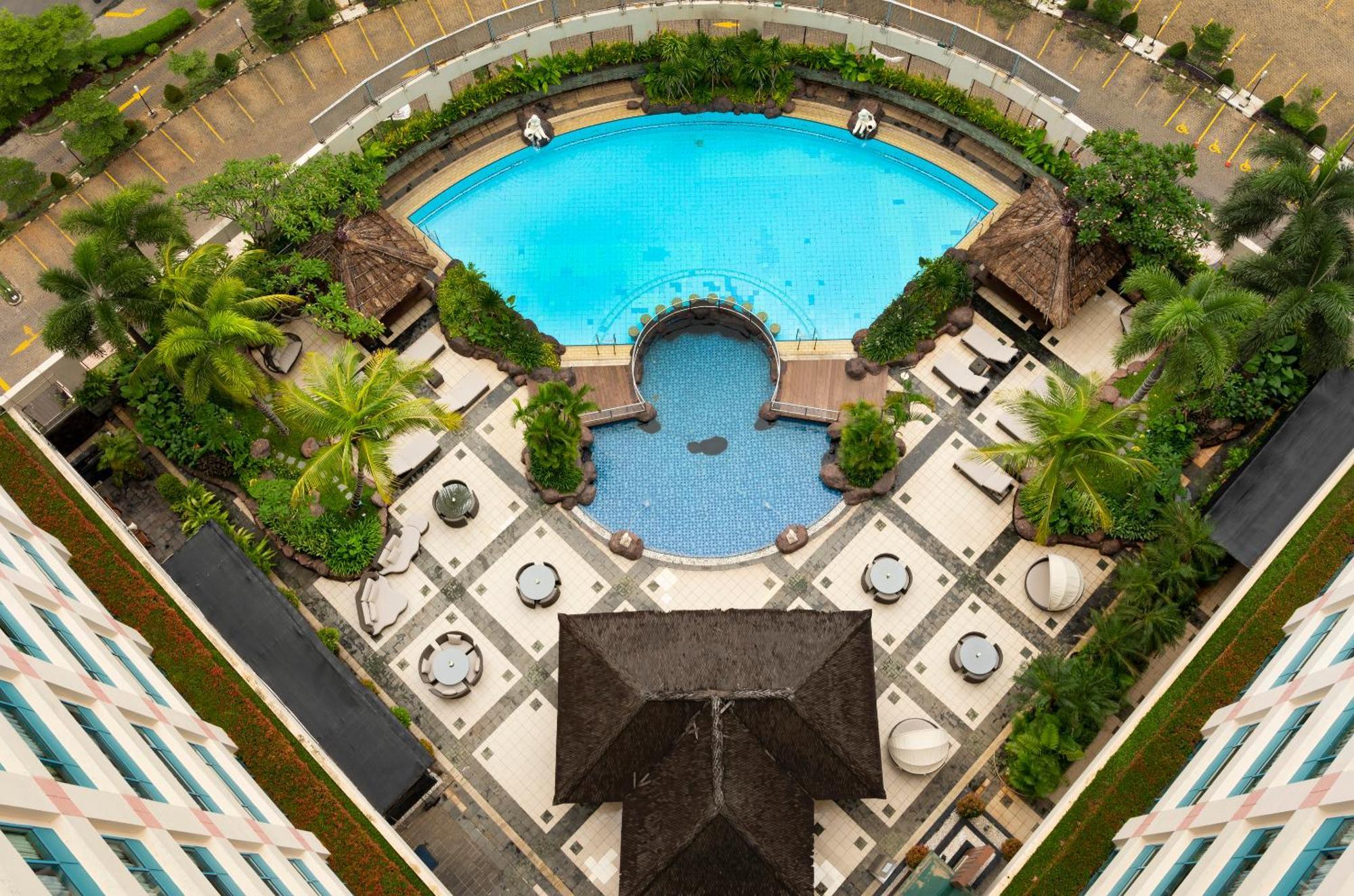 Hotel Ciputra Jakarta Managed By Swiss-Belhotel International מראה חיצוני תמונה